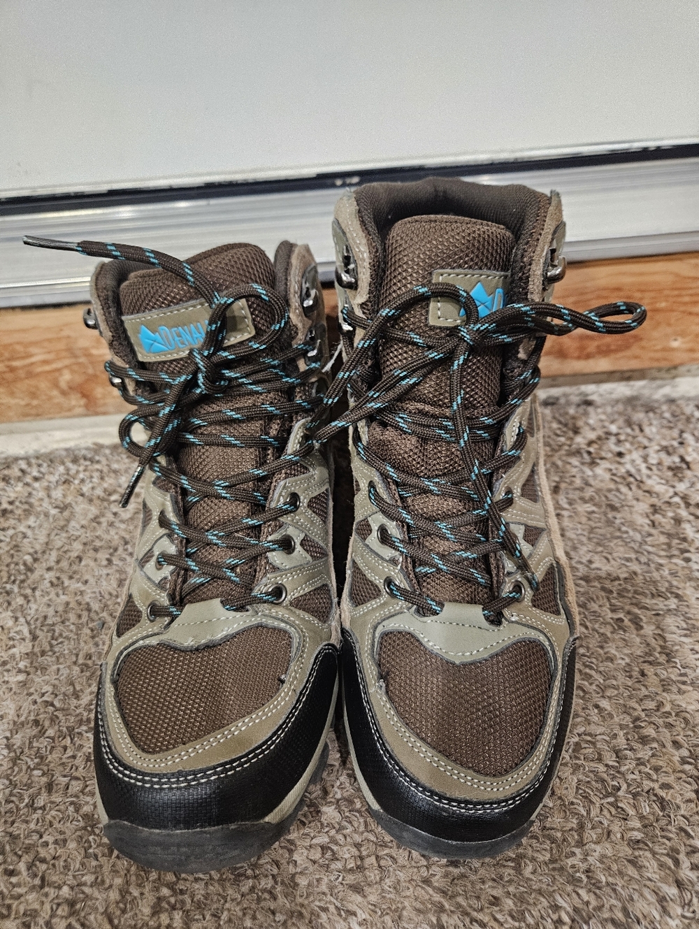 Denali Men's Brown Hiking Boots with Blue Accents Size 9